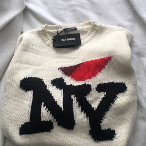 FW 17 “I love NY” Raf Simmons knitted sweater.